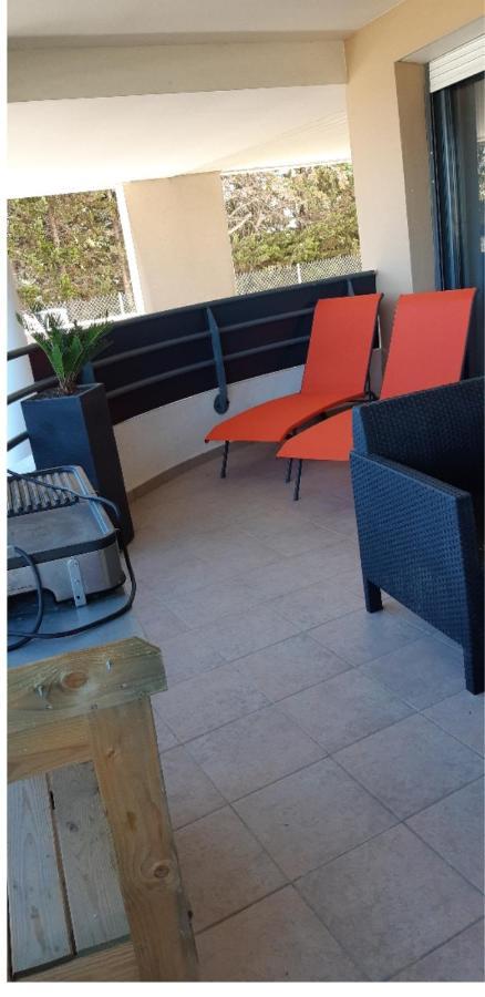 De 25m2 + Terrasse De 14m2+garage Privatif La Ciotat