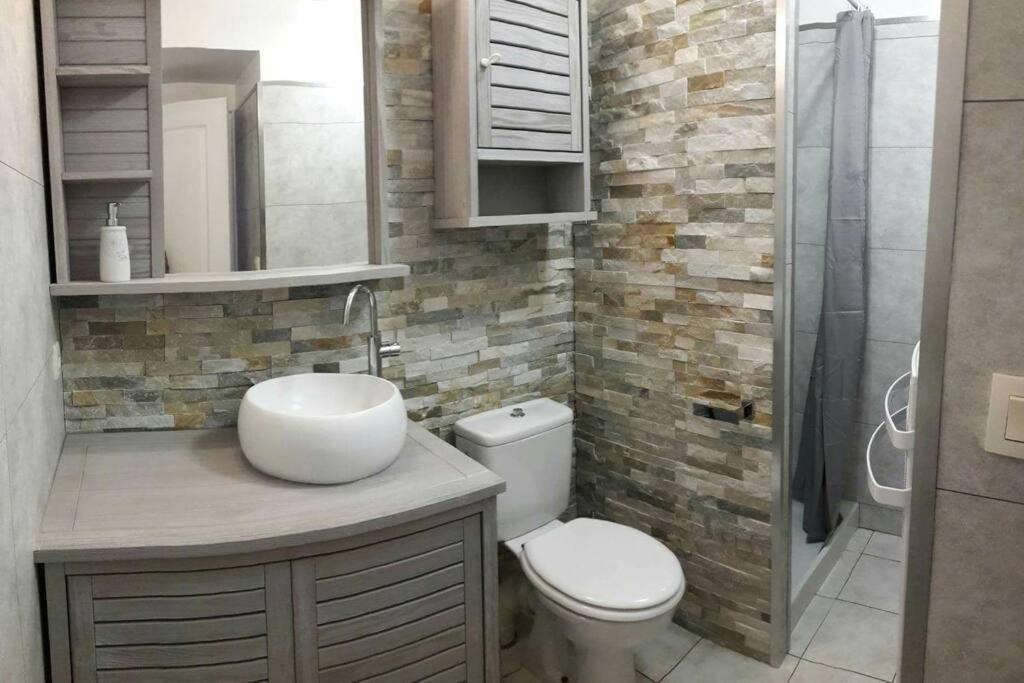 Appartement De 25m2 + Terrasse De 14m2+garage Privatif