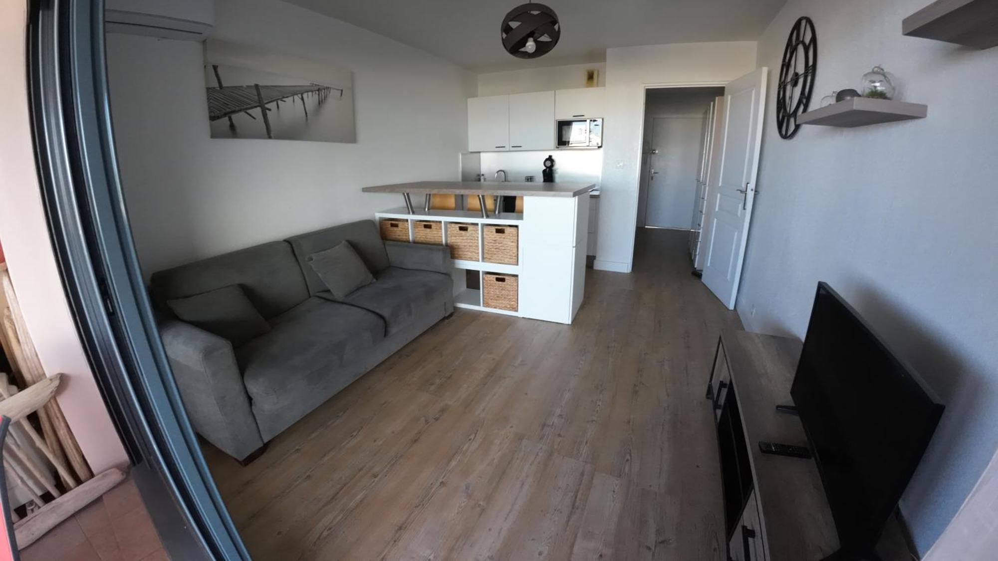 De 25m2 + Terrasse De 14m2+garage Privatif *